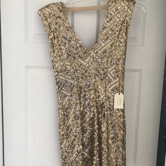 Dress - Picture 2 of 2